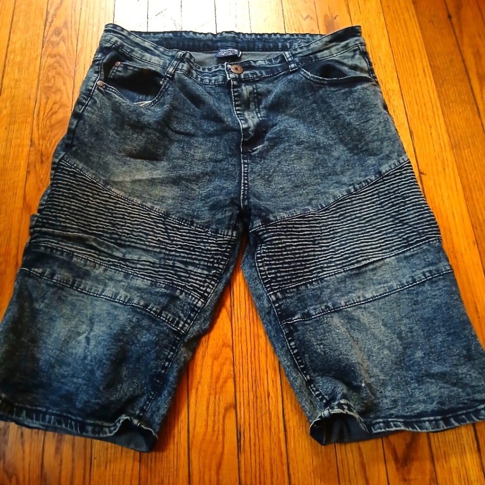 Brooklyn's Best Stretch - Men's Medium To Dark Denim Jean Shorts. Size 34